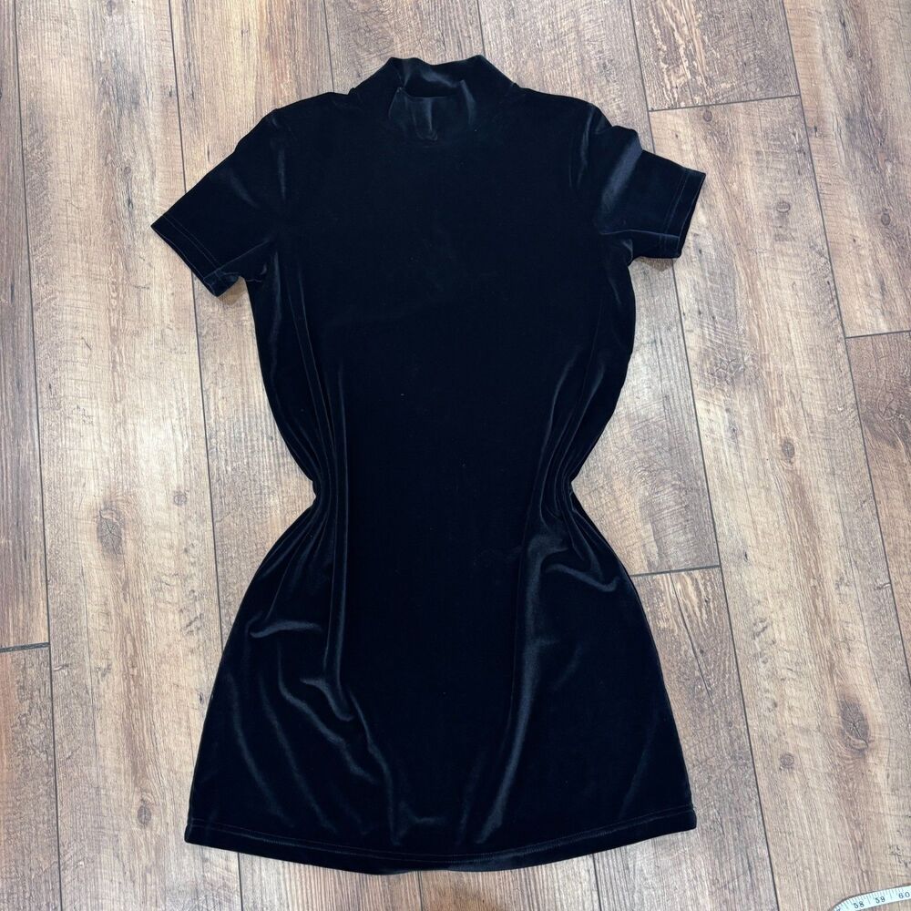 Madewell H2540 Solid Black Velvet Short Sleeve Mock Neck Dress Size Small - Picture 2 of 8